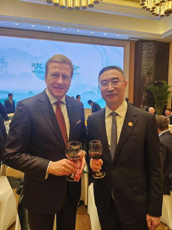 有望合作?零跑朱江明与宝马齐普策同框深度畅聊 新闻