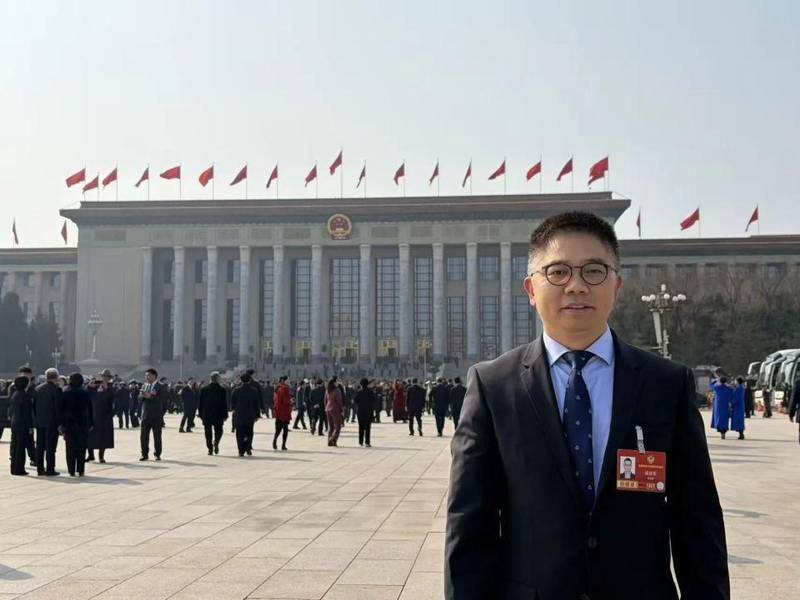 一位博士步入职场却遇壁垒;委员们为大器晚成者发声;公平机会终将到来。 情感心理 一位博士步入职场却遇壁垒;委员们为大器晚成者发声;公平机会终将到来。 情感心理