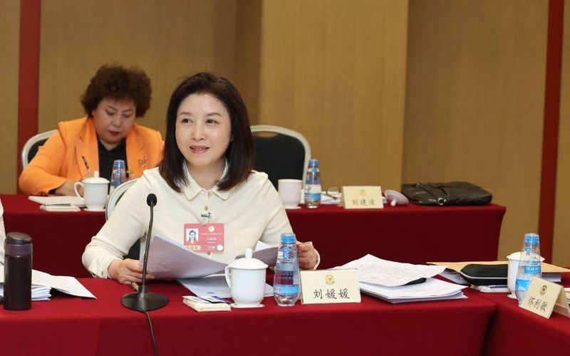 一位博士步入职场却遇壁垒;委员们为大器晚成者发声;公平机会终将到来。 情感心理 一位博士步入职场却遇壁垒;委员们为大器晚成者发声;公平机会终将到来。 情感心理