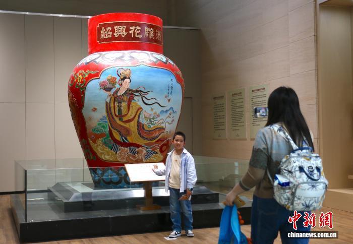  时光酿造的秘密：揭开绍兴黄酒百年陈韵的真相 文化旅游