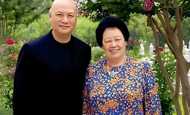  【商业底层逻辑】陈丽华的470亿帝国：姓氏决策背后的家族权力架构 股票财经 【商业底层逻辑】陈丽华的470亿帝国：姓氏决策背后的家族权力架构 股票财经 【商业底层逻辑】陈丽华的470亿帝国：姓氏决策背后的家族权力架构 股票财经 【商业底层逻辑】陈丽华的470亿帝国：姓氏决策背后的家族权力架构 股票财经