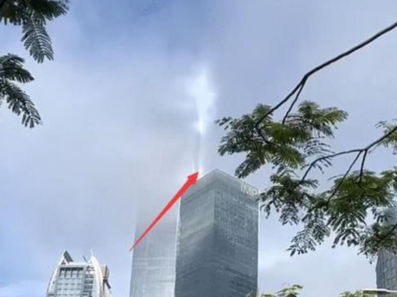当两万流明光束刺破夜空:一次无人机光影秀的技术拆解与文旅融合启示 文化旅游 当两万流明光束刺破夜空:一次无人机光影秀的技术拆解与文旅融合启示 文化旅游